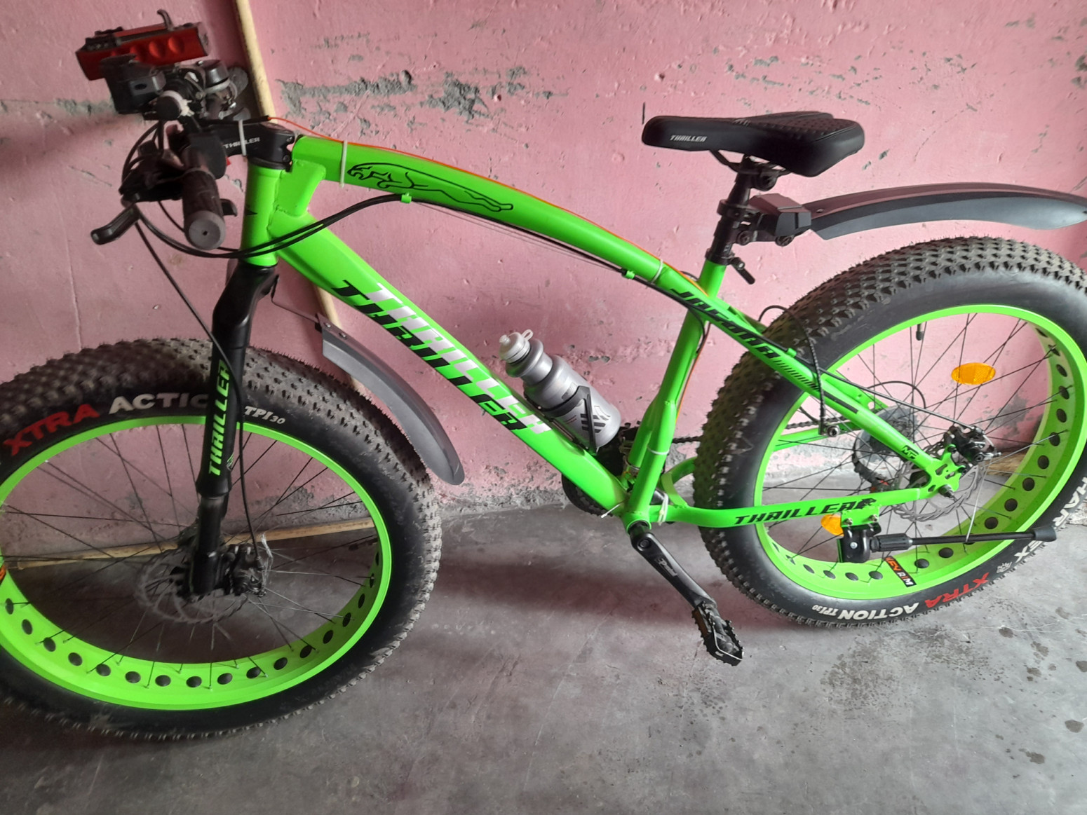 Thriller JAGUAR 26x400 85 Pre Assembled Dual Disc Jack 7 Inverted Suspension Fat Bike 27.5 T Mountain Cycle Price in India Buy Thriller JAGUAR 26x400 85 Pre Assembled Dual Disc Jack 7 Inverted Suspens...