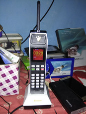Binatone The Brick Power Edition Téléphone Portable Bluetooth + Enceinte - Débloqué, Testé