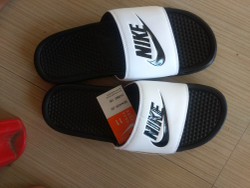 Nike benassi hotsell smiley