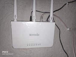 Tenda F3 - Wireless router