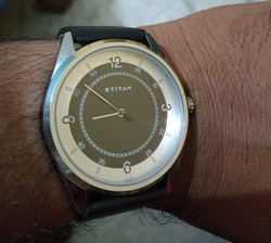 Titan 1729SL04 Neo Gents IV Analog Watch For Men Buy Titan