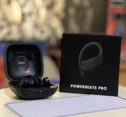 Powerbeats pro hotsell india price