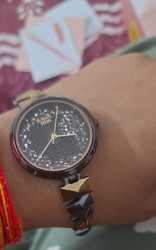 Titan raga top crystal facet