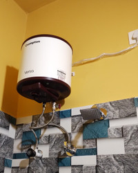 Crompton 10 L Storage Water Geyser (Versa 10 L With Superior Glasslined  Technology, White, Maroon) Price in India - Buy Crompton 10 L Storage Water  Geyser (Versa 10 L With Superior Glasslined