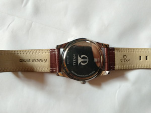Titan nf9322sl03j shop men's watch