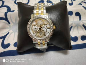 Titan 9743km01 top women's watch