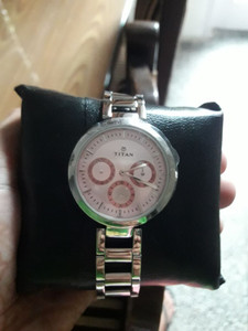 Titan nf2480sm05 shop purple watch