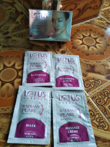 Lotus radiant pearl facial kit price store