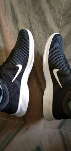 Nike revolution discount 4 flyease review