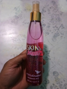 Titan skinn kissed body mist deals review