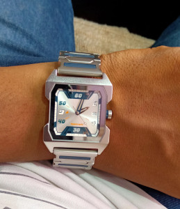 Fastrack ng1474sm01 party analog watch online