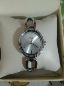 Titan raga hotsell 2579wl01