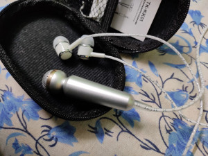 Tarkan Glowing Karaoke Noise Cancelling Microphone In Ear Stereo Bass Headphone 3 5mm Jack Wired Headset Mic Reviews Latest Review of Tarkan Glowing Karaoke Noise Cancelling Microphone In Ear Stereo B...