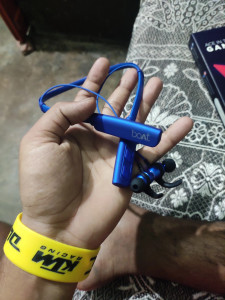 Flipkart on sale boat 235v2