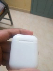 Yora airpods online