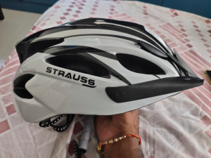 Strauss cycling helmet hotsell review