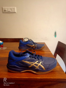 Kasut badminton asics discount