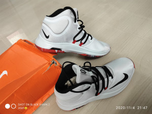 Nike air deals versitile iv review