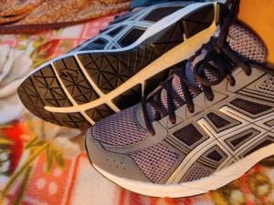 Asics olx hot sale