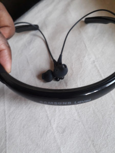 Samsung level u online pro original vs fake