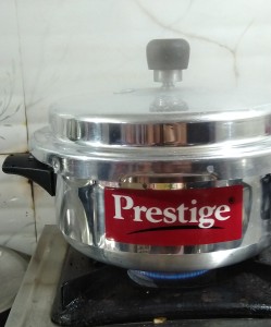 Flipkart pressure 2024 cooker prestige