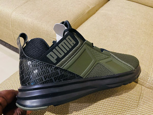 Puma enzo deals repeat branding