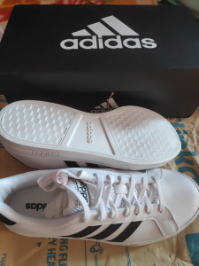 Adidas with stripes only on one side store