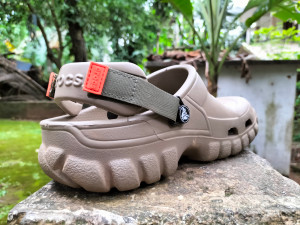 Crocs hotsell offroad khaki