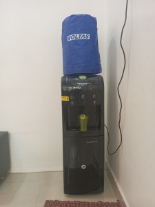 Voltas pearl cheap black water dispenser