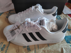 Adidas stripes on one side store
