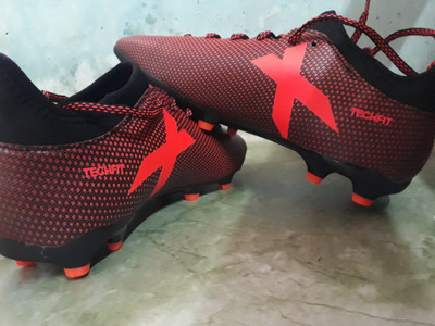 Sepatu bola hotsell adidas x techfit