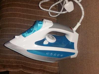 Eveready store steam iron