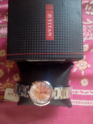 2480km01 titan hotsell watch