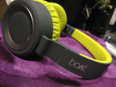 Boat deals rockerz 430