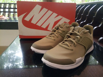 Nike sales arrowz beige