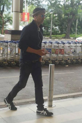 Akshay kumar shop onitsuka tiger shoes