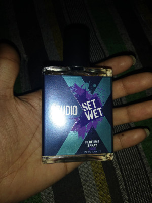 Set wet studio new arrivals x perfume price