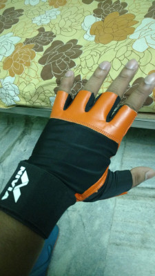 Nivia Venom Nivia Dynamic Gloves NIVIA Black Venom Gym Gloves In