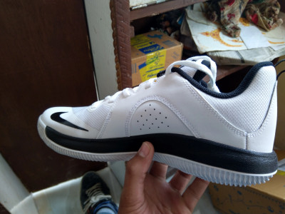 Nike fly by low 2 branco deals