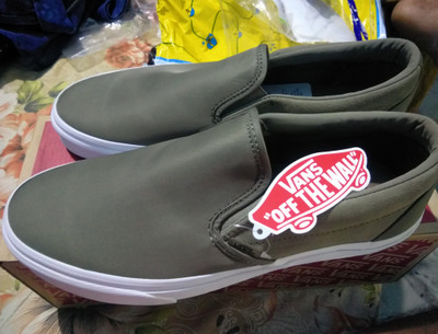 Olive green vans slip online ons
