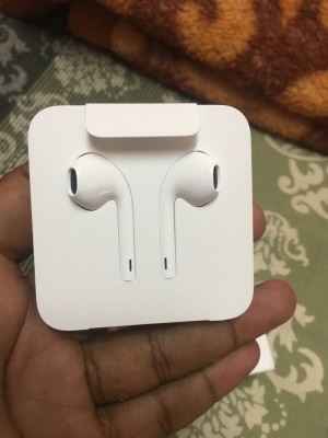 Apple EarPods with 3.5 mm Headphone Plug – DroidHero