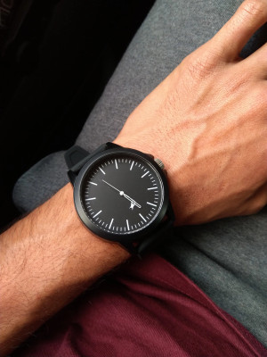 Fastrack 38024pp25 hotsell minimalists analog watch