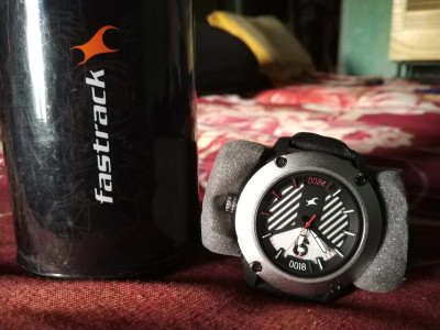 Fastrack 3170KL01 Loopholes Analog Watch For Men Buy Fastrack