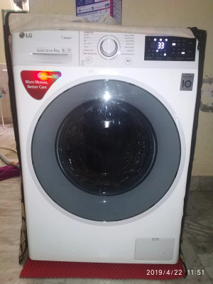 LG 6 kg Inverter Fully Automatic Front Load Washing Machine with
