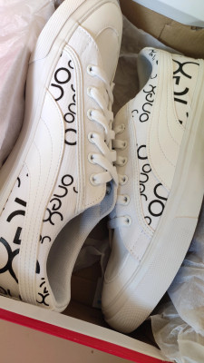 One8 white sneakers top