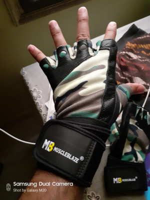 MUSCLEBLAZE Fitness Leather Gloves Camouflage Gym Fitness