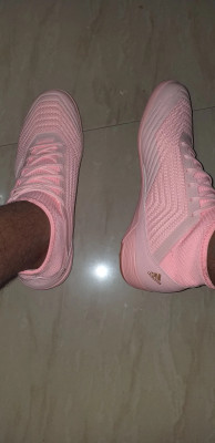 Adidas predator 18.3 pink futsal hotsell