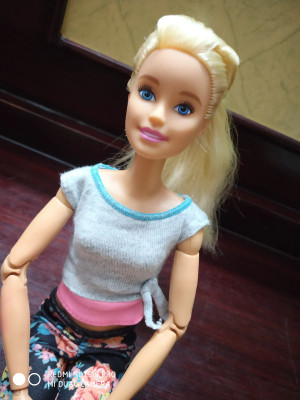 Barbie made to move blonde clearance