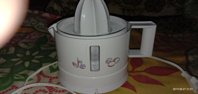 Philips citrus hot sale juicer hr2771