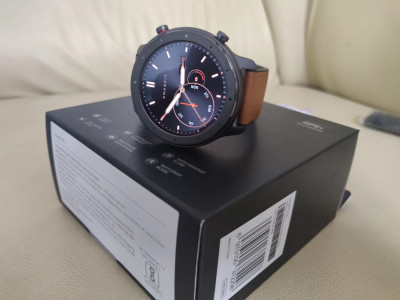 Huami amazfit gtr 47 mm aluminium alloy smartwatch top